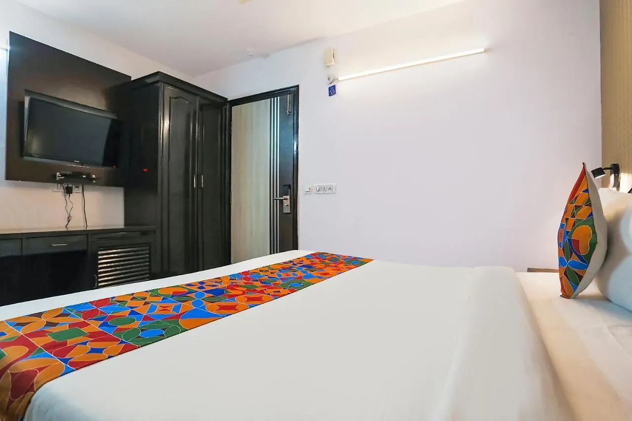 Fabhotel Sentinel Suites New Delhi 3*,  India